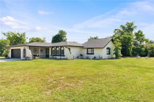 3042 Mango Street, Fort Myers, FL 33916 - MLS#225078253