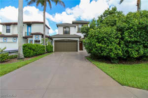 647 110th Avenue, Naples, FL 34108 - MLS#225078344