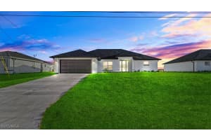 102 Nw 20th St, Cape Coral