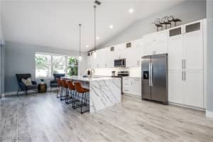 1511 Whispering Oaks Circle, Naples, FL 34110 - MLS#225078407