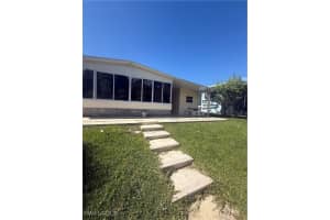 350 Shoreland Drive, Fort Myers, FL 33905 - MLS#225078464