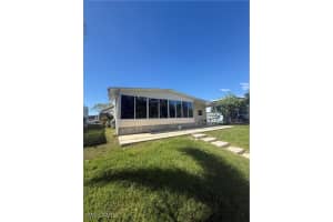 350 Shoreland Drive, Fort Myers, FL 33905 - MLS#225078464