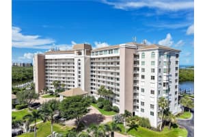 13105 Vanderbilt Dr 909, Naples