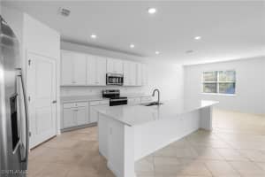 3927 45th Lane, Cape Coral, FL 33993 - MLS#225078658