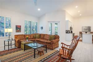 6572 Chestnut Circle, Naples, FL 34109 - MLS#225078691