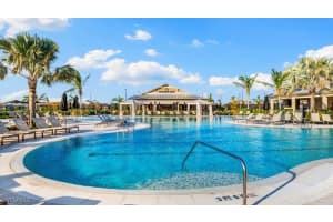 15517 Vittorio St, Naples