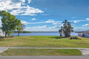 945 Caxambas Drive, Marco Island, FL 34145 - MLS#225078750