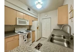 1210 Reserve Way, Naples, FL 34105 - MLS#225078775