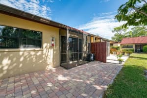 2009 Pine Isle Lane, Naples, FL 34112 - MLS#225078909