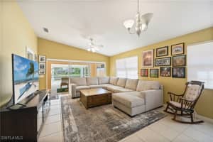 4910 Kingston Way, Naples, FL 34119 - MLS#225078942