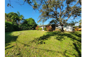 750 95th Avenue, Naples, FL 34108 - MLS#225079025