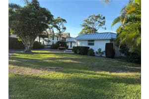 310 Carnaby Court, Naples, FL 34112 - MLS#225079026