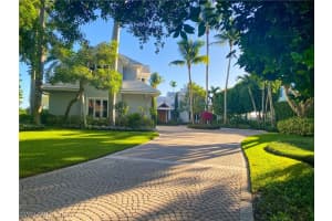 883 Galleon Drive, Naples, FL 34102 - MLS#225079068