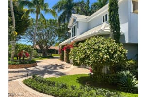 883 Galleon Drive, Naples, FL 34102 - MLS#225079068