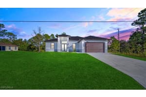 203 10th Street, Lehigh Acres, FL 33972 - MLS#225079088