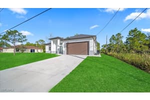 203 10th Street, Lehigh Acres, FL 33972 - MLS#225079088