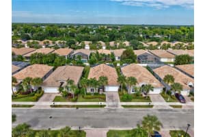 92 Glen Eagle Circle, Naples, FL 34104 - MLS#225079133