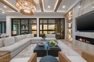 1640 Dolphin Court, Naples, FL 34102 - MLS#225079148