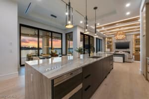 1640 Dolphin Court, Naples, FL 34102 - MLS#225079148