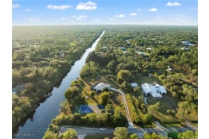 821 15th Street, Naples, FL 34117 - MLS#225079153