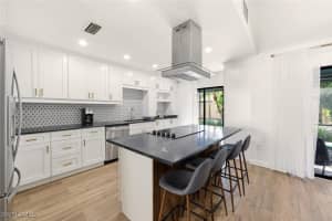 772 Reef Point Cir, Naples