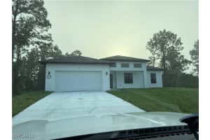 835 Burbank Avenue, Lehigh Acres, FL 33974 - MLS#225079184