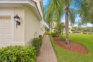 1084 Hampton Circle, Naples, FL 34105 - MLS#225079341