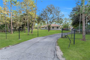 860 Desoto Boulevard, Naples, FL 34120 - MLS#225079370