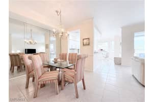 8555 Naples Heritage Dr 217, Naples