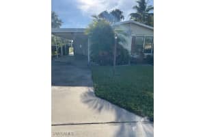 611 Charlemagne Blvd, Naples