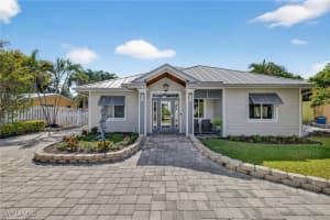 740 5th Avenue, Naples, FL 34102 - MLS#225079434