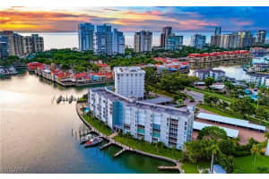 300 Park Shore Dr 1e, Naples