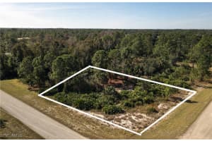 828 Fullerton Avenue, Lehigh Acres, FL 33974 - MLS#225079474