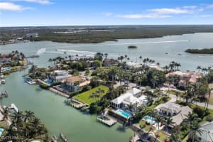 989 Admiralty Parade E, Naples, FL 34102 - MLS#225079524