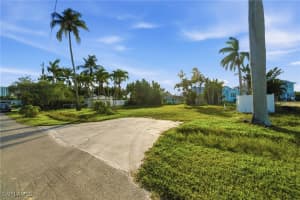 1138 Christopher Court, Naples, FL 34104 - MLS#225079615