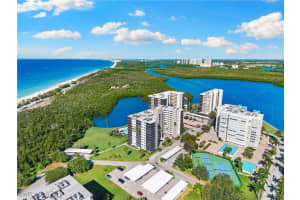 11 Bluebill Avenue, Naples, FL 34108 - MLS#225079667