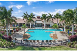 1561 Oceania Dr S, Naples