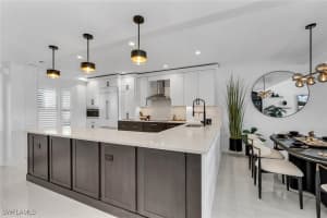 533 La Peninsula Boulevard, Naples, FL 34113 - MLS#225079704