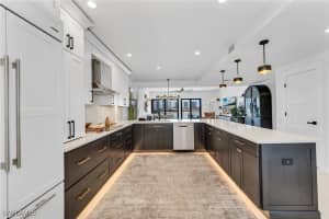 533 La Peninsula Boulevard, Naples, FL 34113 - MLS#225079704