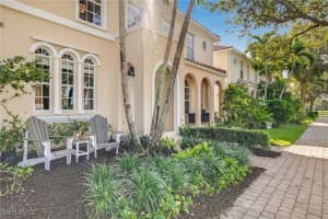 6096 Towncenter Cir, Naples