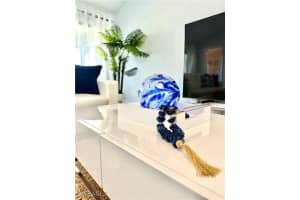 9828 Luna Circle, Naples, FL 34109 - MLS#225079773