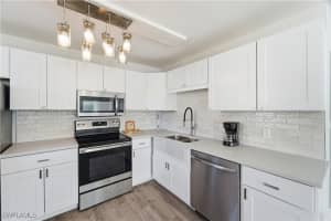 975 9th Avenue, Naples, FL 34102 - MLS#225079992