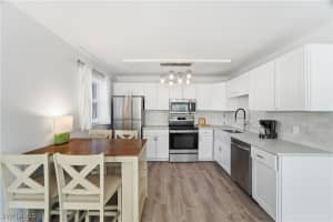 975 9th Avenue, Naples, FL 34102 - MLS#225079992