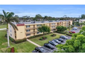 1085 Forest Lakes Drive, Naples, FL 34105 - MLS#225080008