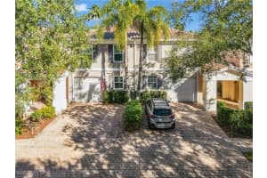 5733 Cove Circle, Naples, FL 34119 - MLS#225080013