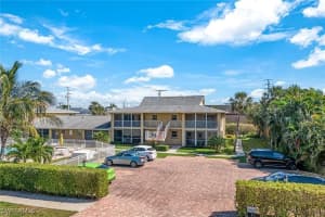 2000 Alamanda Drive, Naples, FL 34102 - MLS#225080177