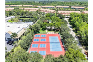 MLS# 225080272, Naples, Florida 34114