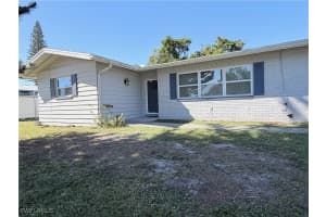 2101 43rd Ln Sw Naples, FL 34116 - Off Market