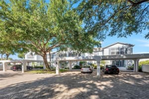 818 Tanbark Dr 103, Naples