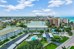 10682 Gulf Shore Drive, Naples, FL 34108 - MLS#225080651